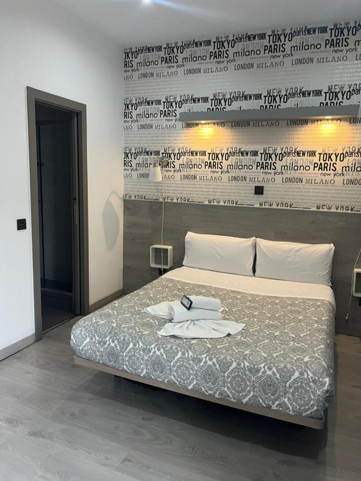 Fuencarral Rooms Madrid Bagian luar foto