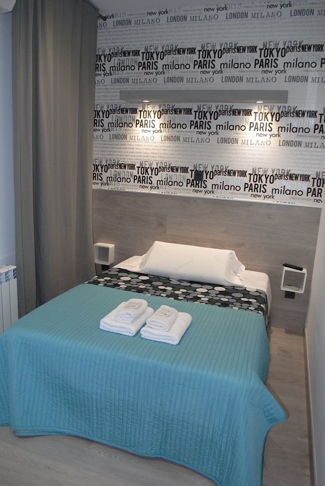 Fuencarral Rooms Madrid Bagian luar foto