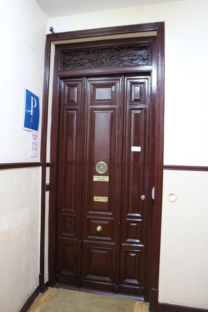 Fuencarral Rooms Madrid Bagian luar foto